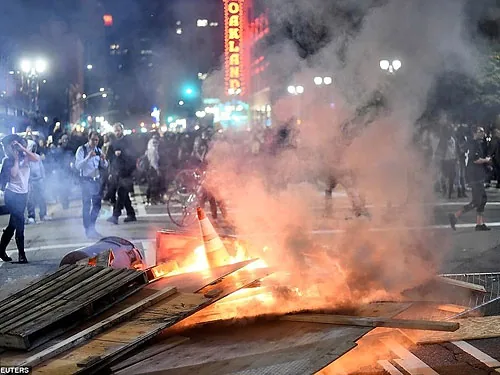 Арестовали в США около ста человек в ходе протестов против избрания Трампа президентом страны