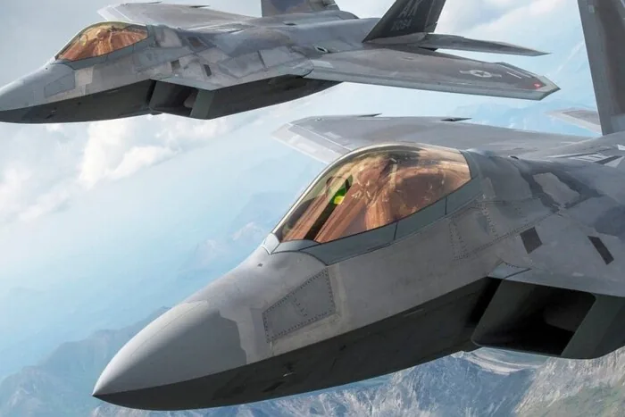 Винищувачі F-22 США перекинули на Близький Схід через дії росії