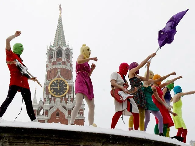 За Доренко пришли по делу Pussy Riot и объяснили: выходка феминисток задела “сами знаете кого” За Доренко пришли по делу Pussy Riot и объяснили: выходка феминисток задела "сами знаете кого"