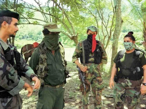 Мирное соглашение с повстанцами FARC конгресс Колумбии одобрил Мирное соглашение с повстанцами FARC конгресс Колумбии одобрил