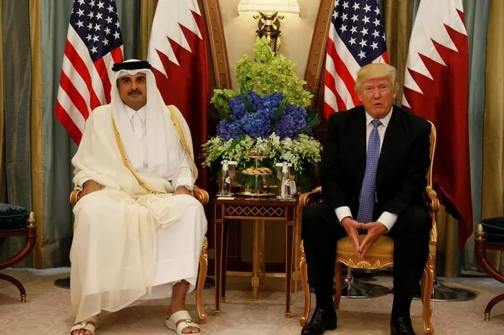 Побеседовал с эмиром Катара Трамп