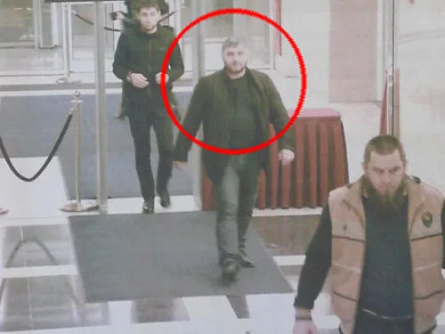 Организатора покушения на Немцова накануне убийства показали СМИ. Под видом "конюха Кадырова" он сейчас скрывается в ОАЭ