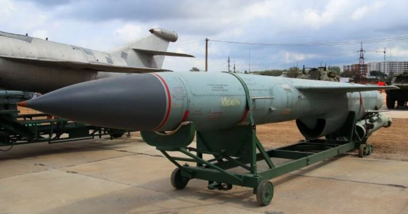 Рідкісну 4-тонну ракету 60-х років окупанти запустили по Україні