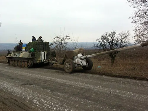 Боевики наращивают силы. Военные наготове. ВИДЕО