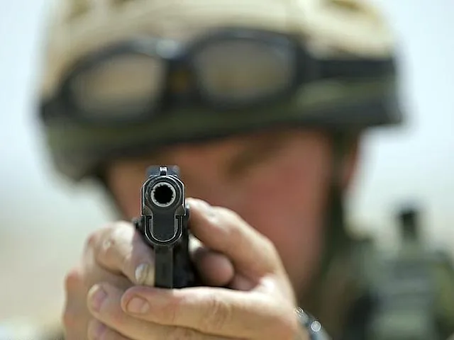 Могут обвинить в военных преступлениях сотни воевавших в Ираке британцев