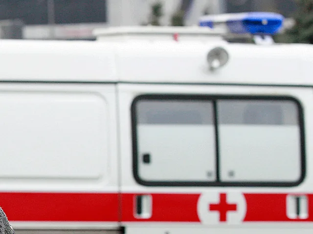 Во время посиделок с друзьями москвич выпрыгнул из окна своей квартиры на 9-м этаже Во время посиделок с друзьями москвич выпрыгнул из окна своей квартиры на 9-м этаже