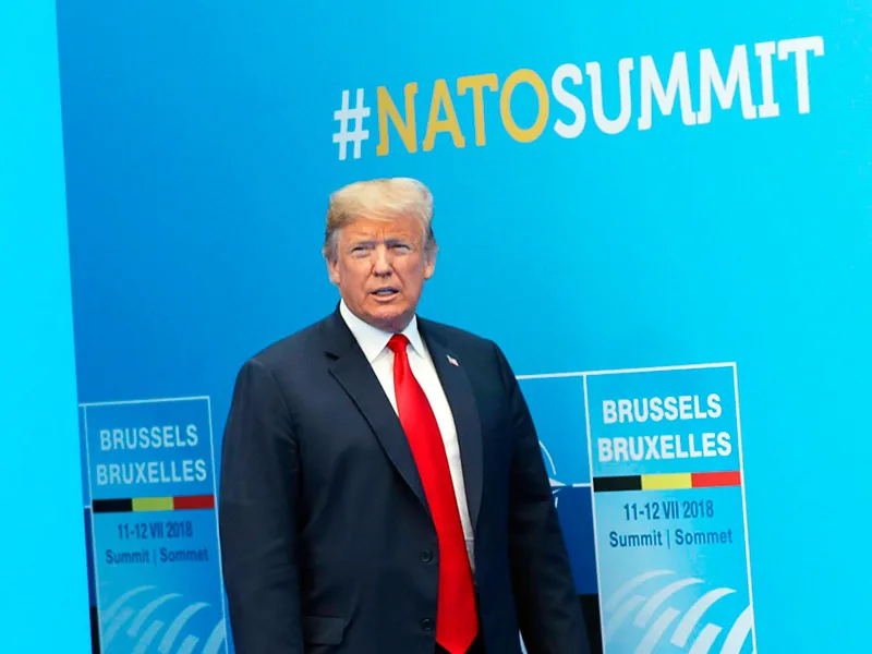 Трамп назвал неприемлемым поток “трубопроводных долларов” из Европы в Россию Трамп назвал неприемлемым поток "трубопроводных долларов" из Европы в Россию