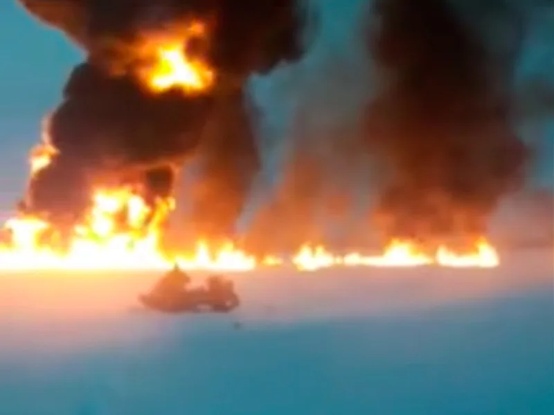 Возник пожар на подводном нефтепроводе на реке Оби под Нижневартовском Возник пожар на подводном нефтепроводе на реке Оби под Нижневартовском