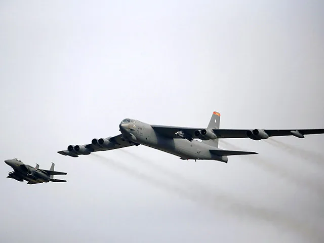 США направили в Южную Корею стратегический бомбардировщик B-52