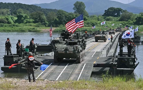 військові кораблі США Південної Кореї та Японії під час спільних навчань