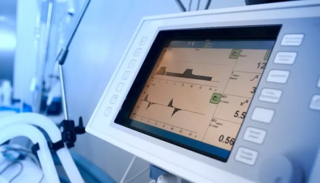 Апарат штучної вентиляції легень у лікарні Угорщини