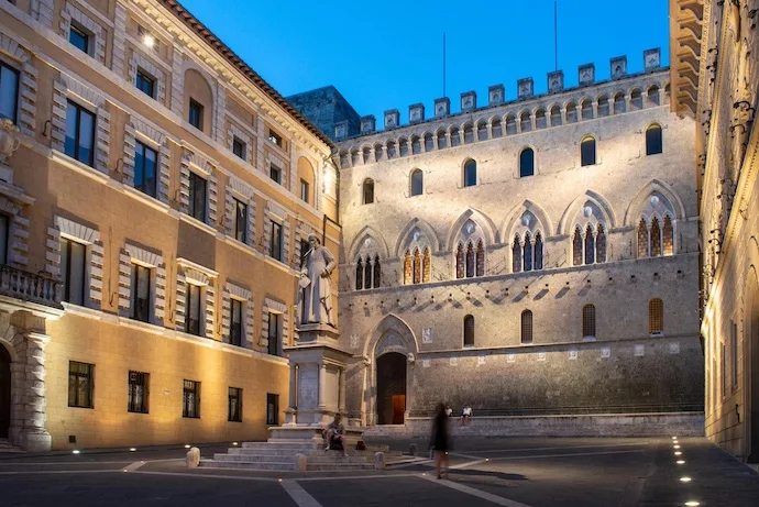 історична штаб-квартира Monte dei Paschi di Siena в Сієні