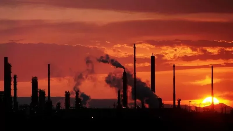 велике підземне газове сховище в Німеччині та трубопровідна інфраструктура
