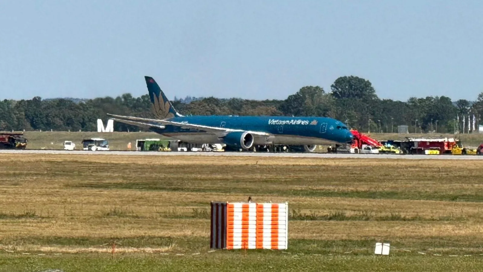 Boeing 787 Vietnam Airlines повернувся до Мюнхена