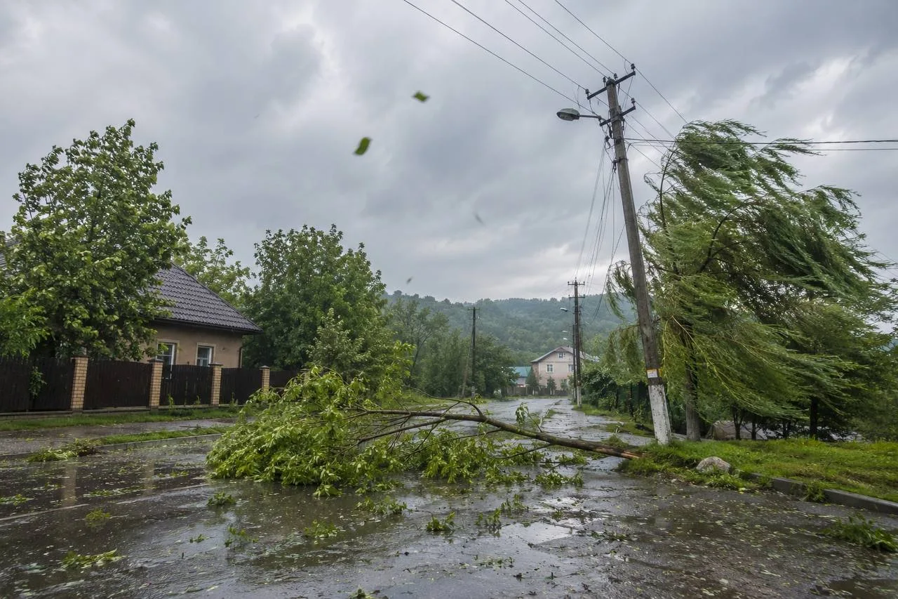 300 населених пунктів без світла негода Укренерго 19 серпня