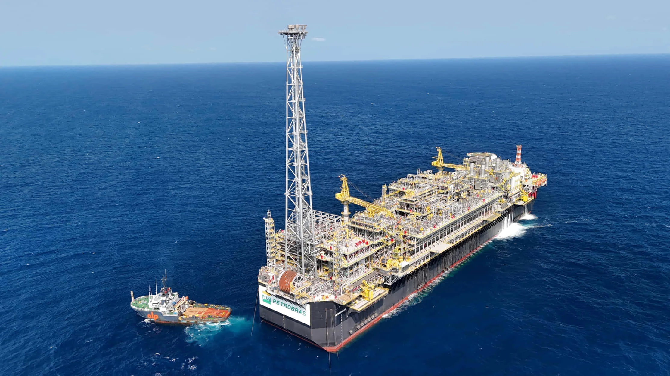 Морська бурова установка Petrobras біля узбережжя Бразилії