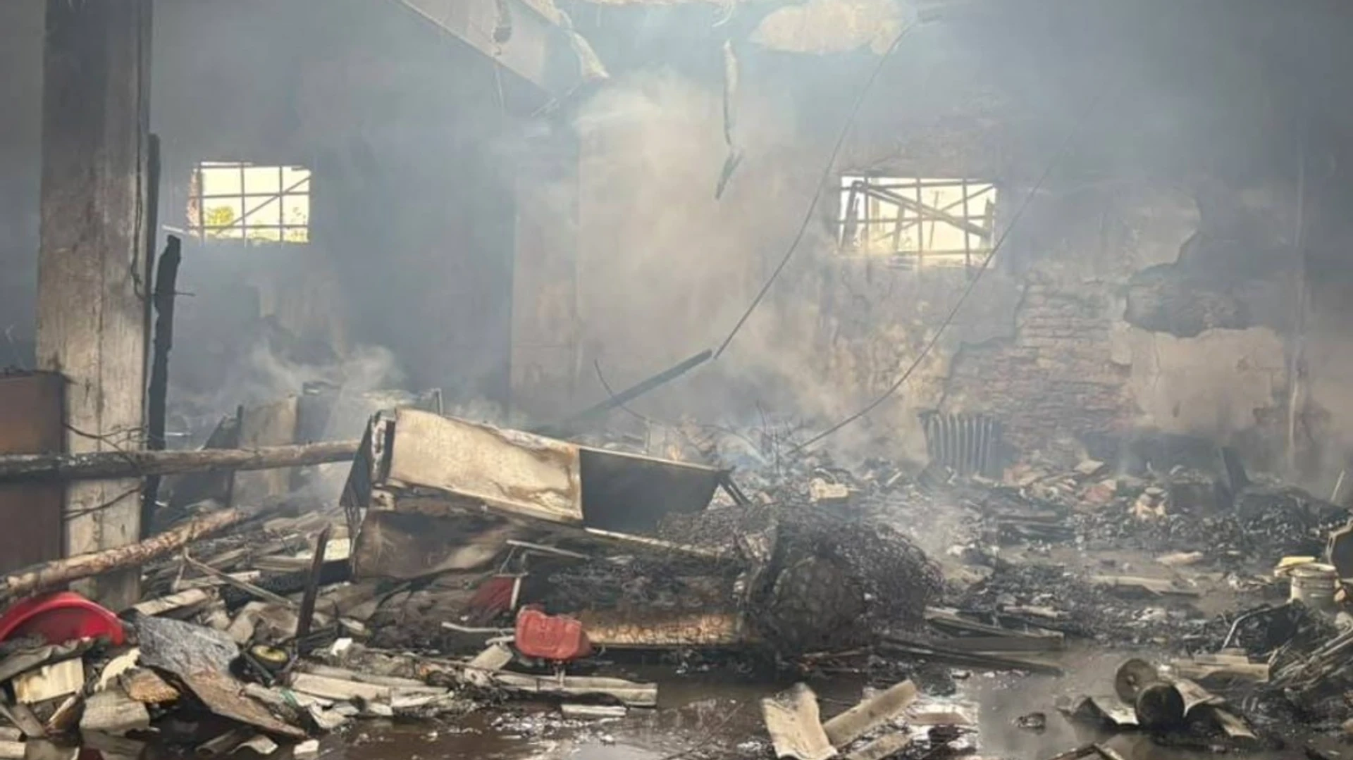 Наслідки російського удару по агропідприємству у Харківській області