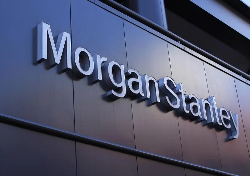 Логотип Morgan Stanley на тлі електронної пошти з вкладенням