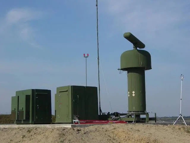 Мобільний радар і оборонна техніка ПАР на виставці
