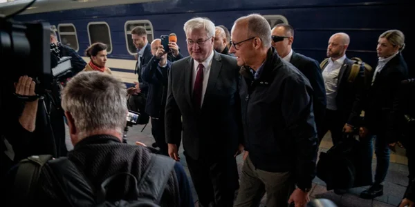 Мерц у Києві оголосить €1 млрд військової допомоги та €350 млн на ремонт енергетики